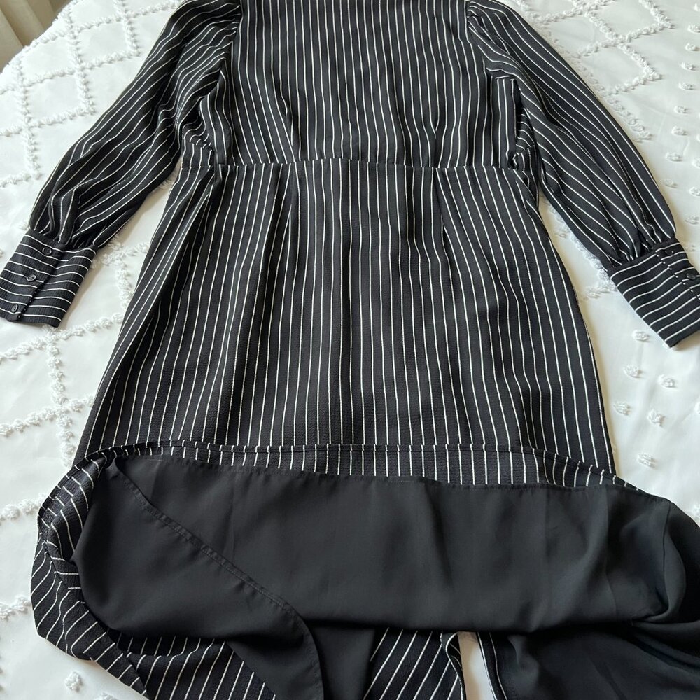 Max Studio Long sleeve V-neck midi wrap dress Size Medium - Picture 14 of 15